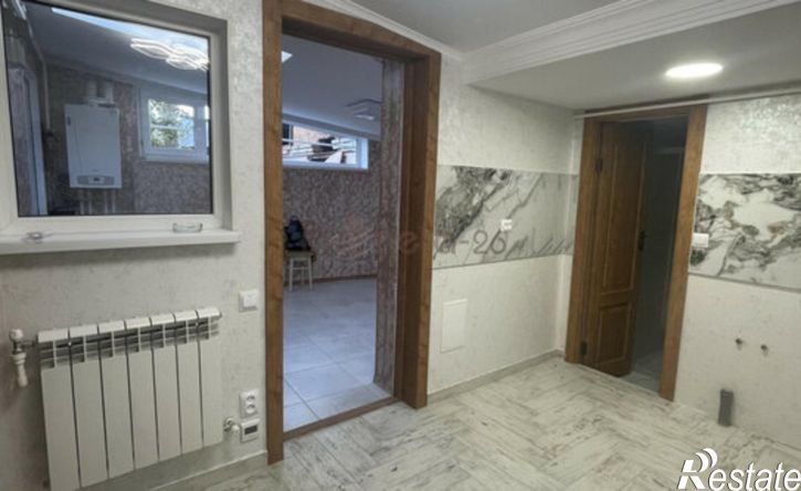 3-комн квартира улица Крайнего, 23,  д. 23