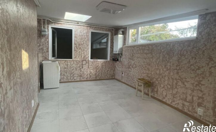 3-комн квартира улица Крайнего, 23,  д. 23