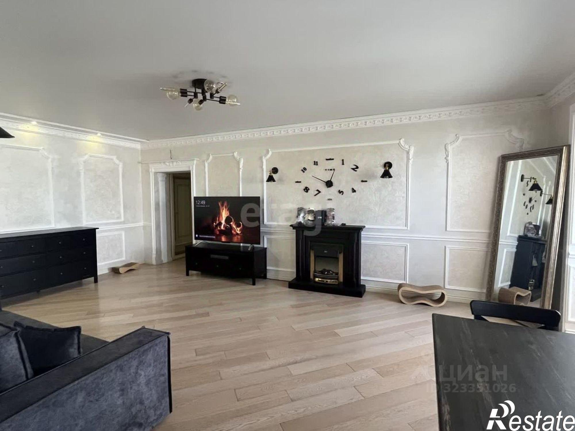 Купить квартиру за 15 000 000 рублей на Украинская улица, 38А