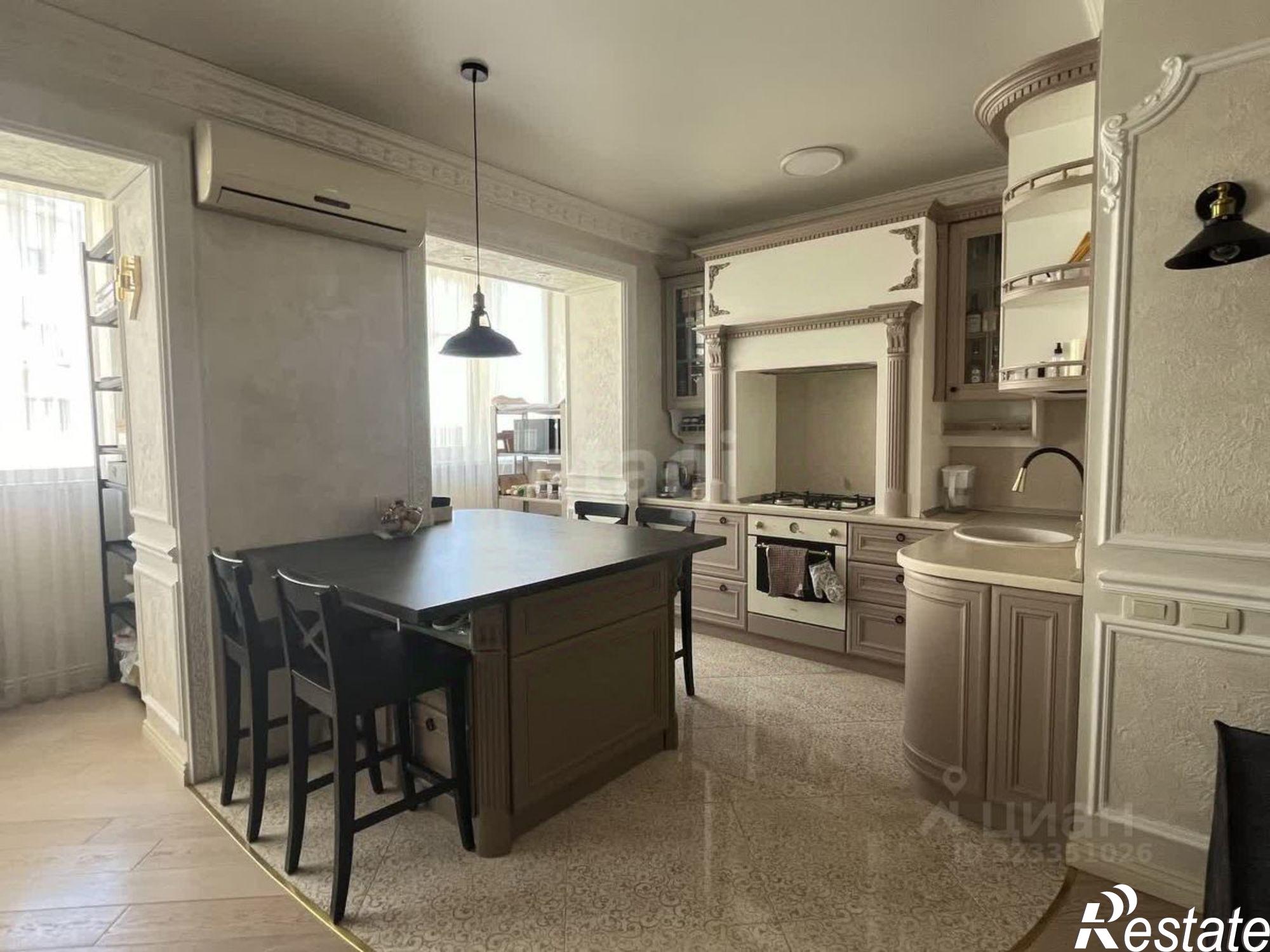 Купить квартиру за 15 000 000 рублей на Украинская улица, 38А