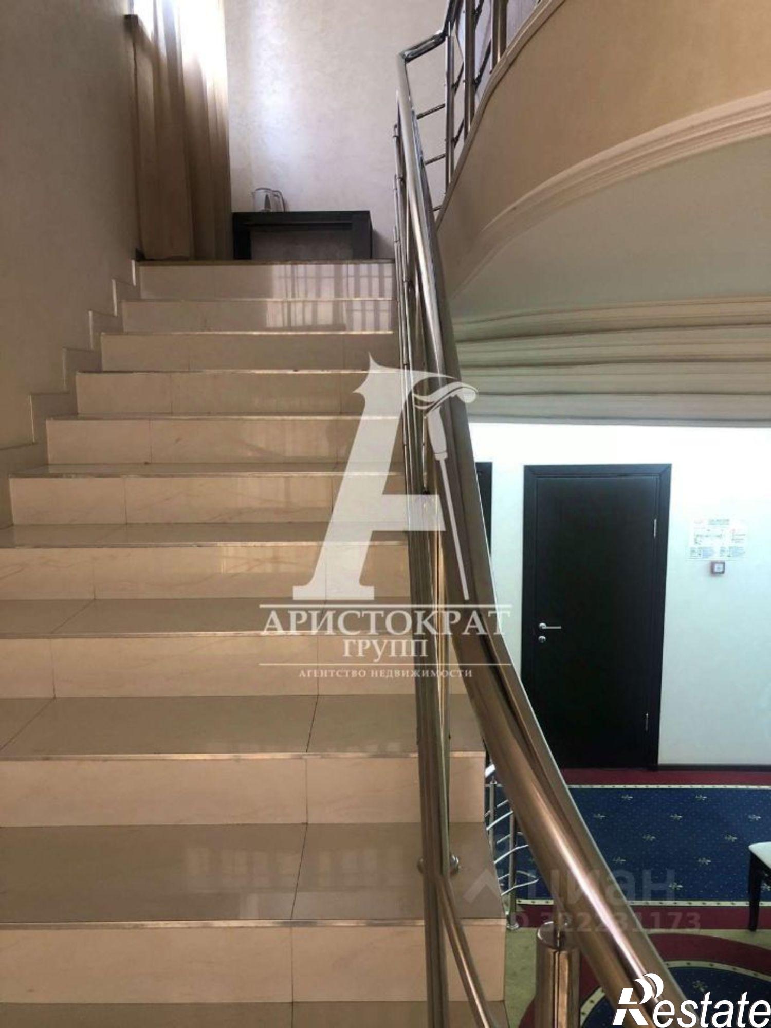 Купить помещение свободного назначения за 88 444 700 рублей на пр-кт Калинина, 125