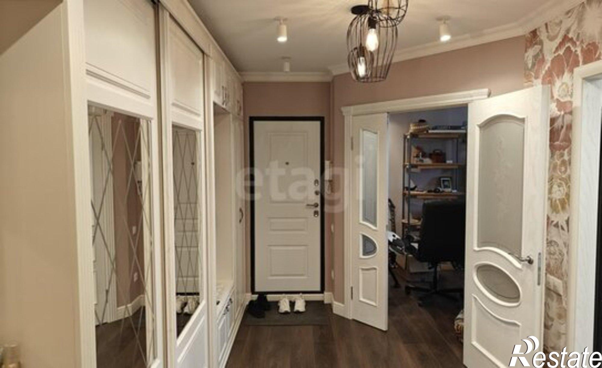 Купить квартиру за 11 500 000 рублей на ул Адмиральского, 2 4