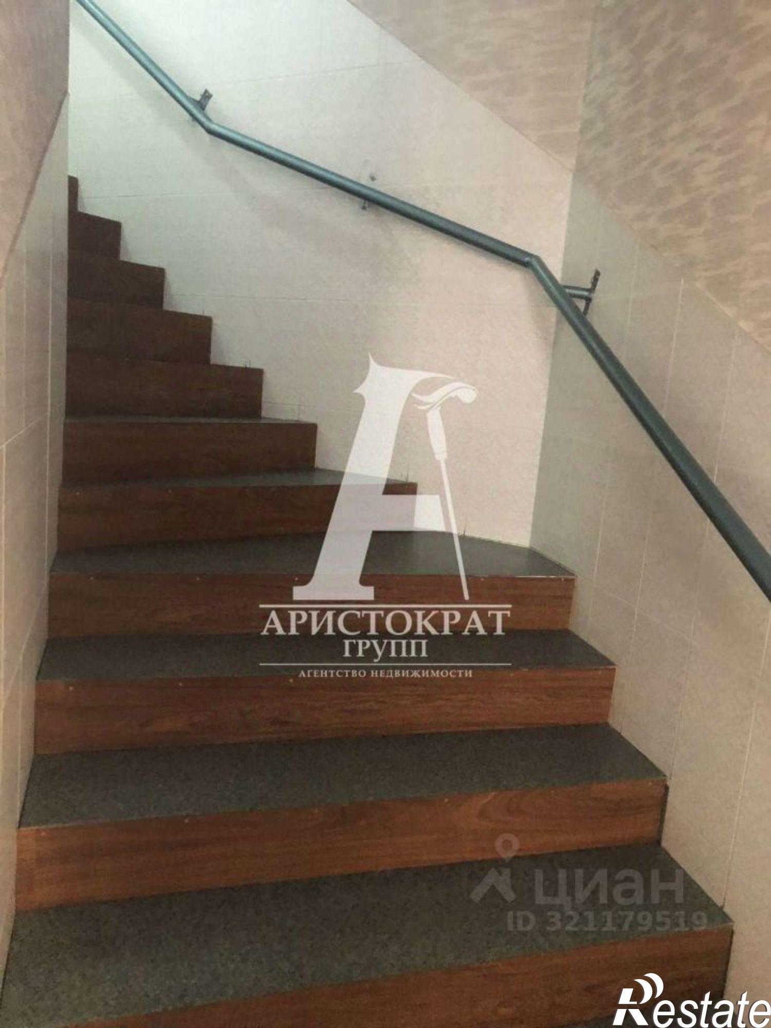 Купить помещение свободного назначения за 35 000 100 рублей на проспект Калинина, 119