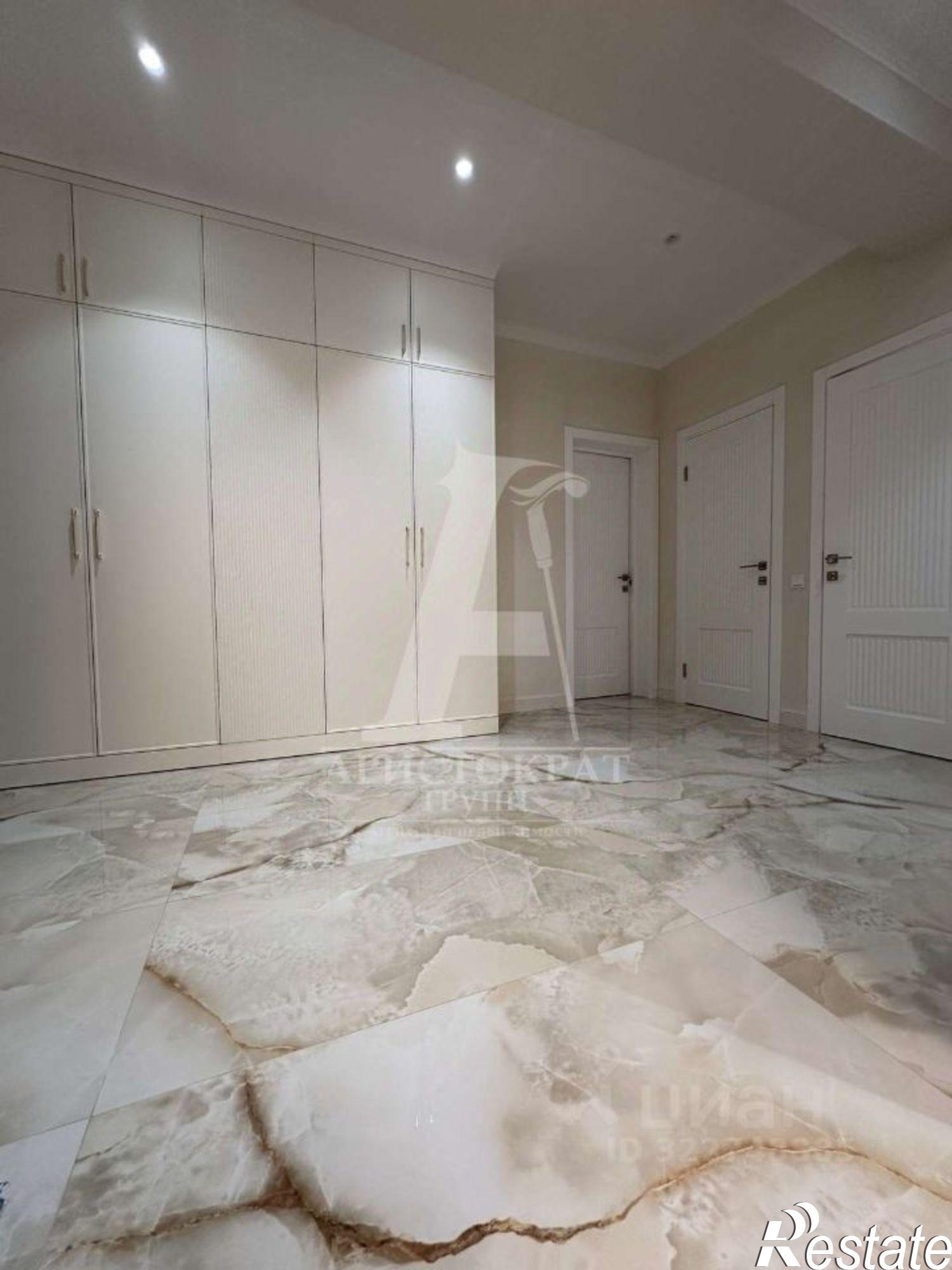 Сдать квартиру за 85 000 рублей на улица Адмиральского, 1А