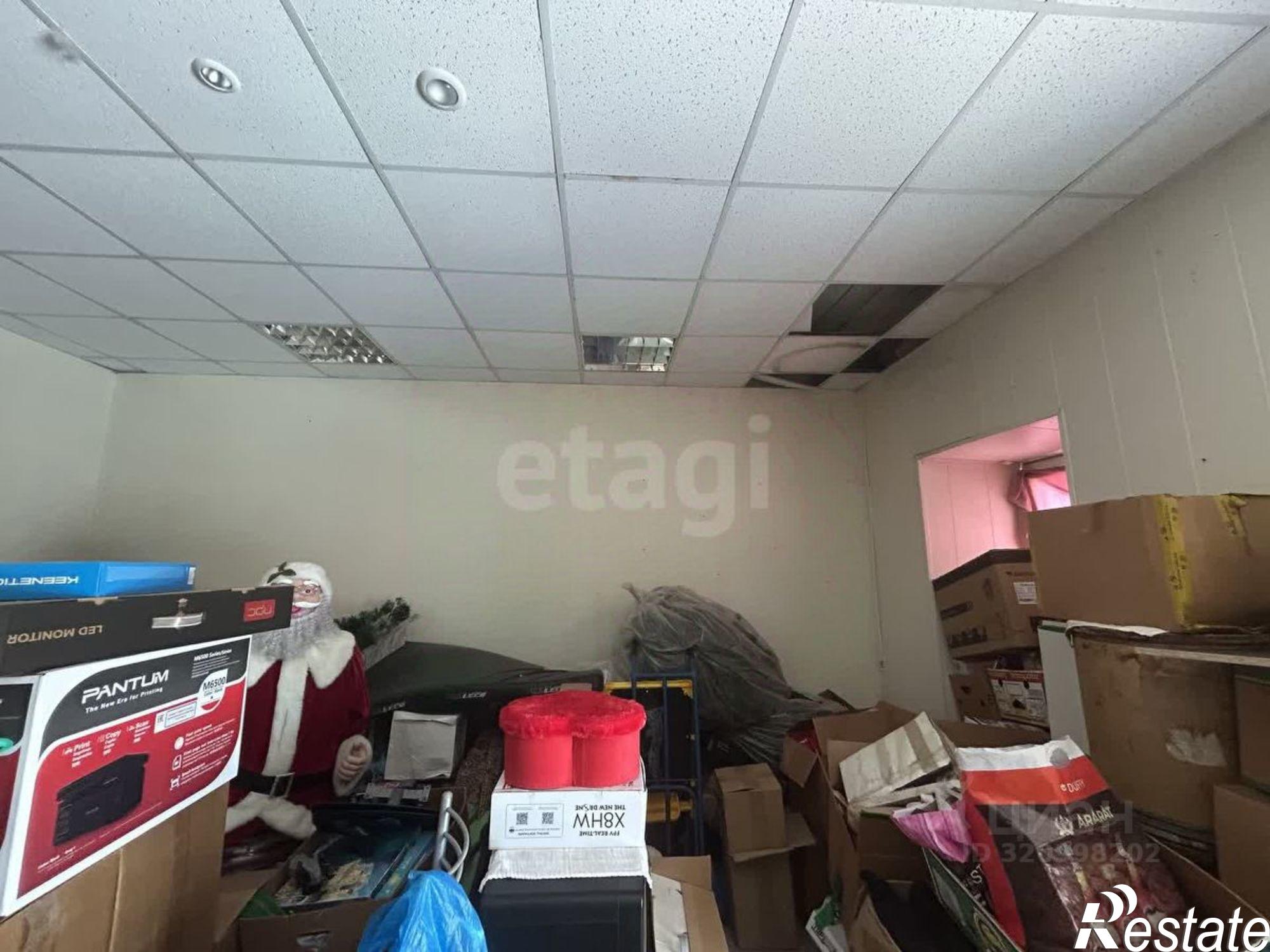 Купить торговое помещение за 7 581 100 рублей на Теплосерная улица, 103