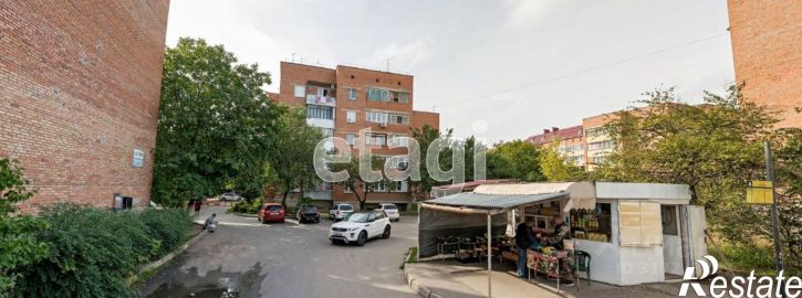 3-комн квартира улица Нежнова, 33,  д. 33