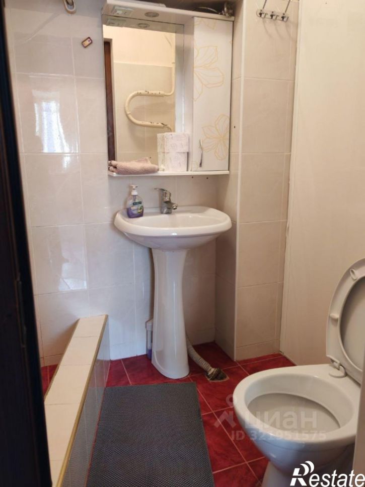 2-комн квартира проспект Калинина, 27 к4,  д. 27 к4