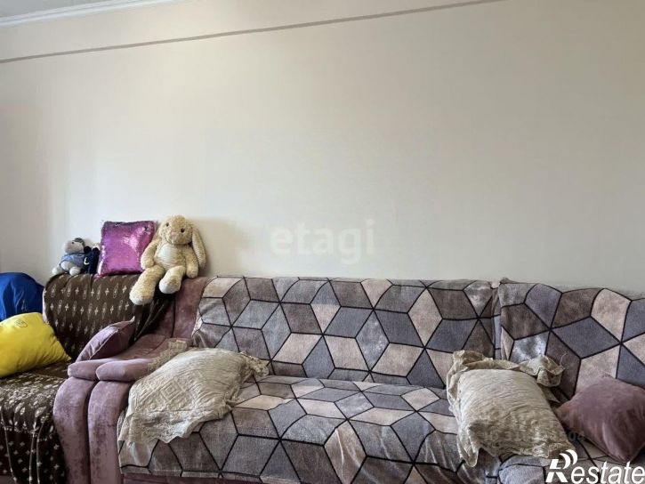 2-комн квартира улица Юлиуса Фучика, 15,  д. 15