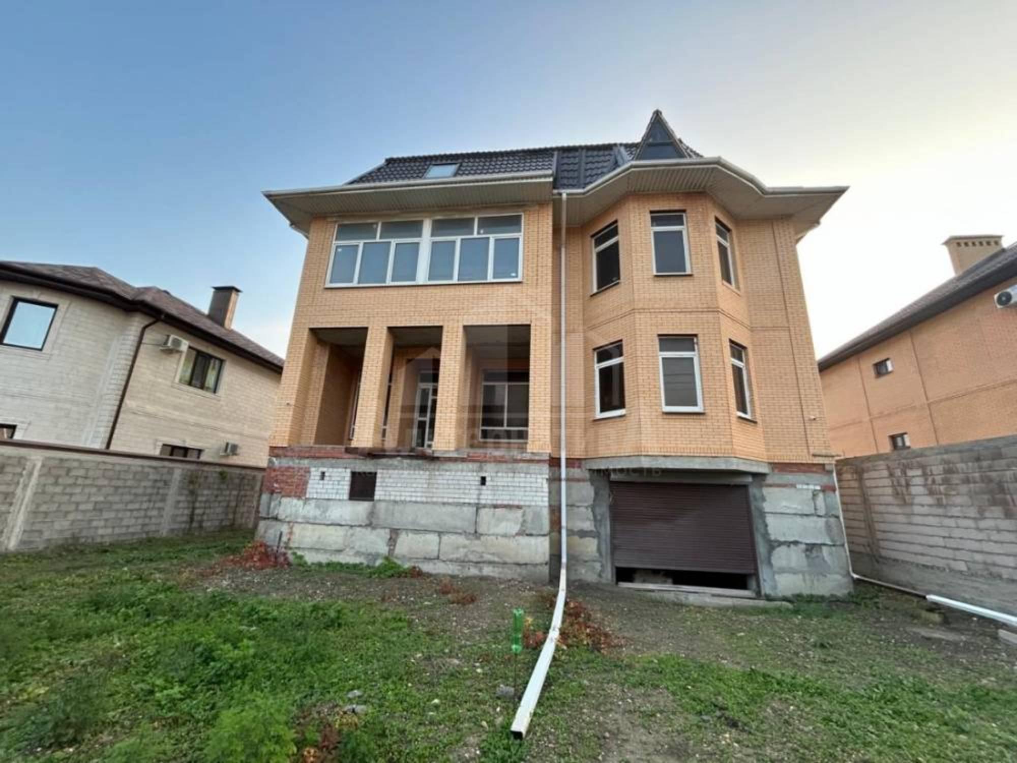 Купить дачу, дом, коттедж за 40 000 000 рублей на Интернациональная ул.