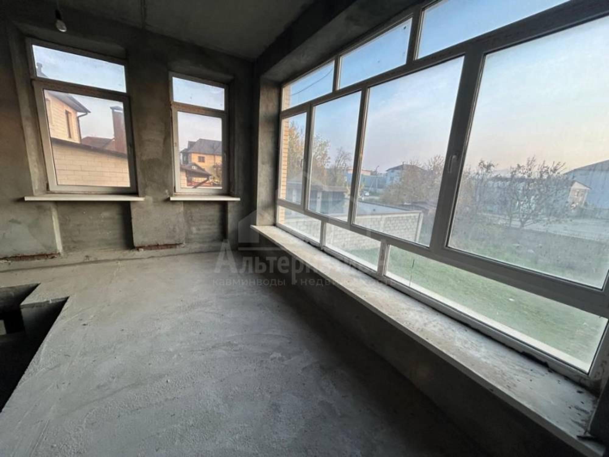 Купить дачу, дом, коттедж за 40 000 000 рублей на Интернациональная ул.