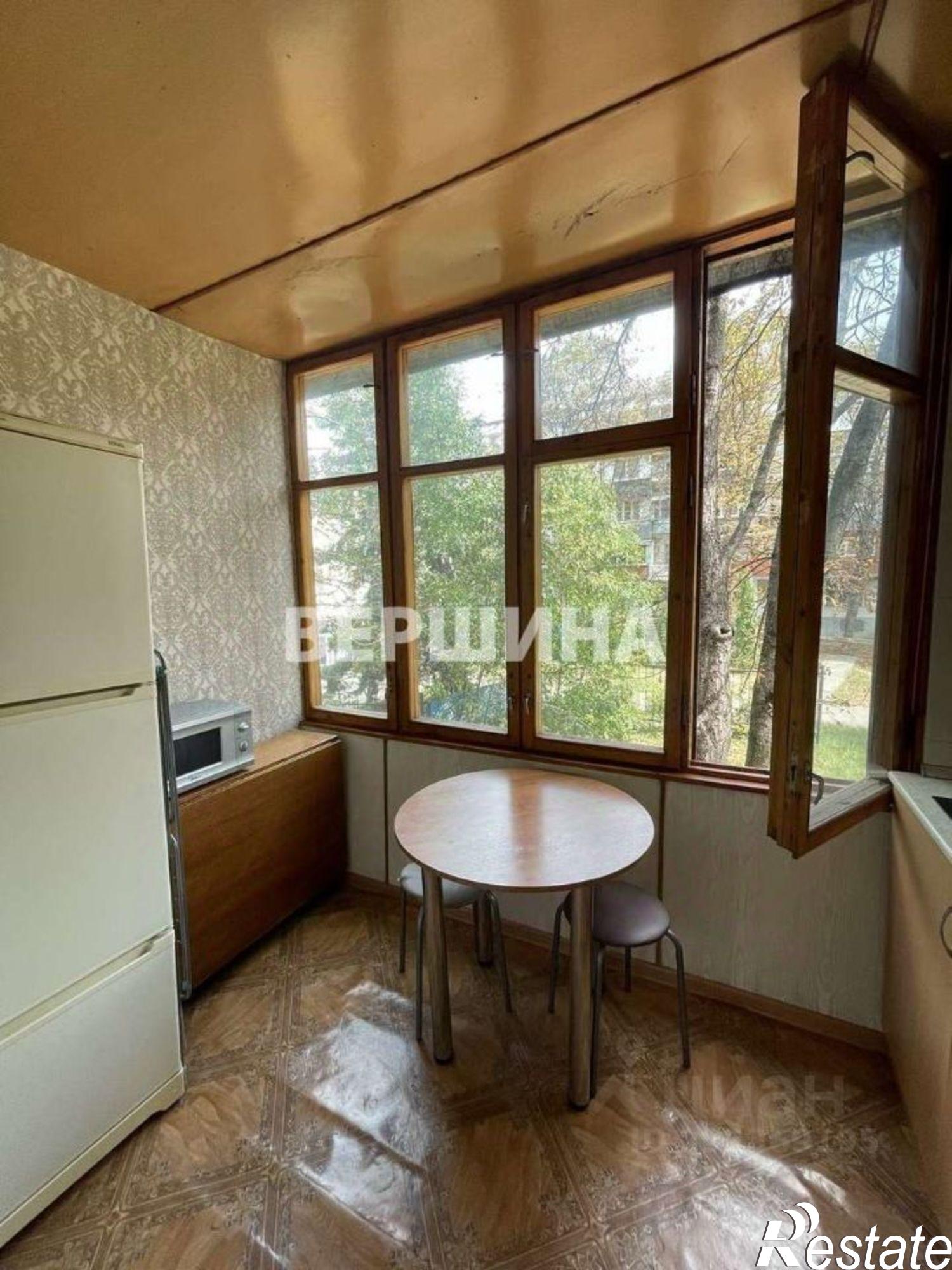 Купить квартиру за 10 000 000 рублей на улица Орджоникидзе, 11 к1