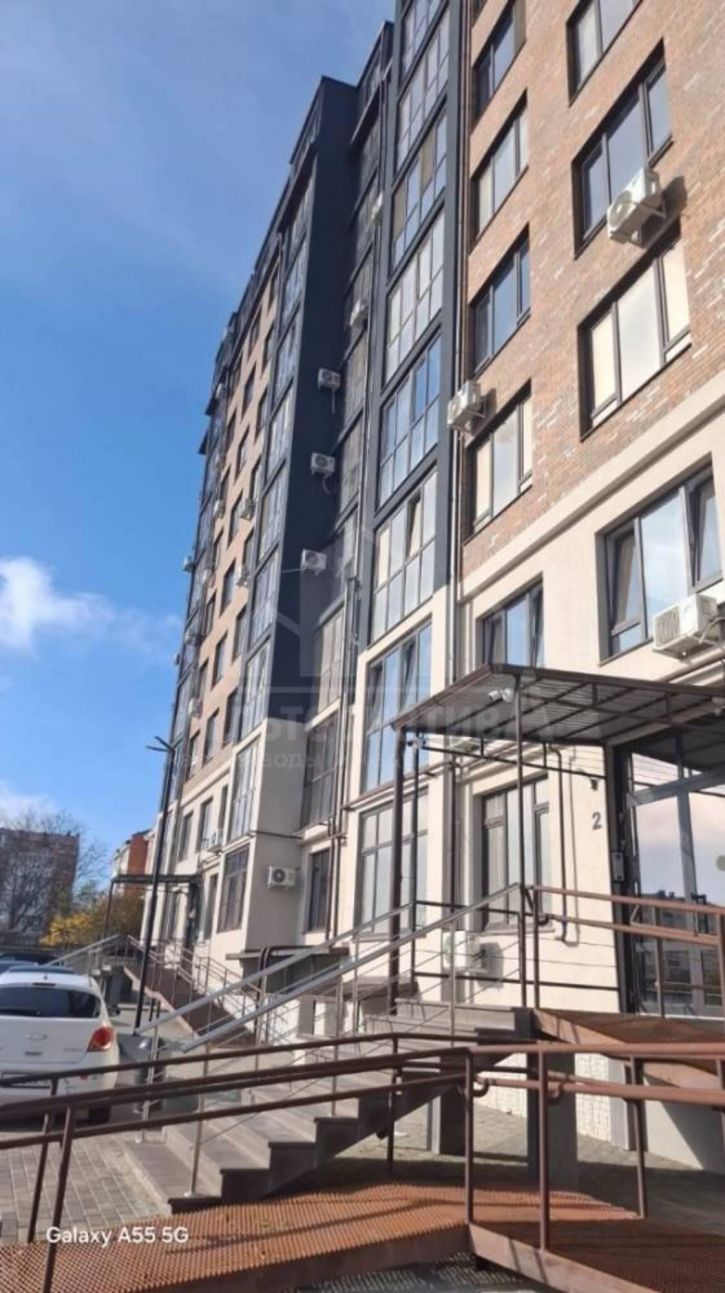 3-комн квартира Малиновского ул