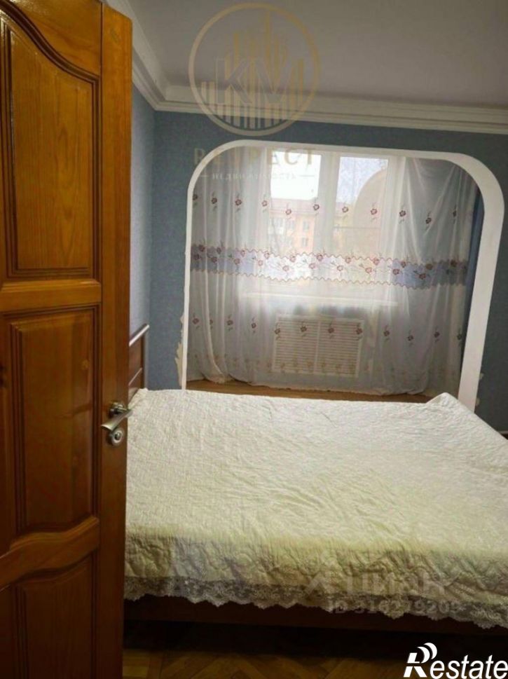 3-комн квартира улица Адмиральского, 33,  д. 33