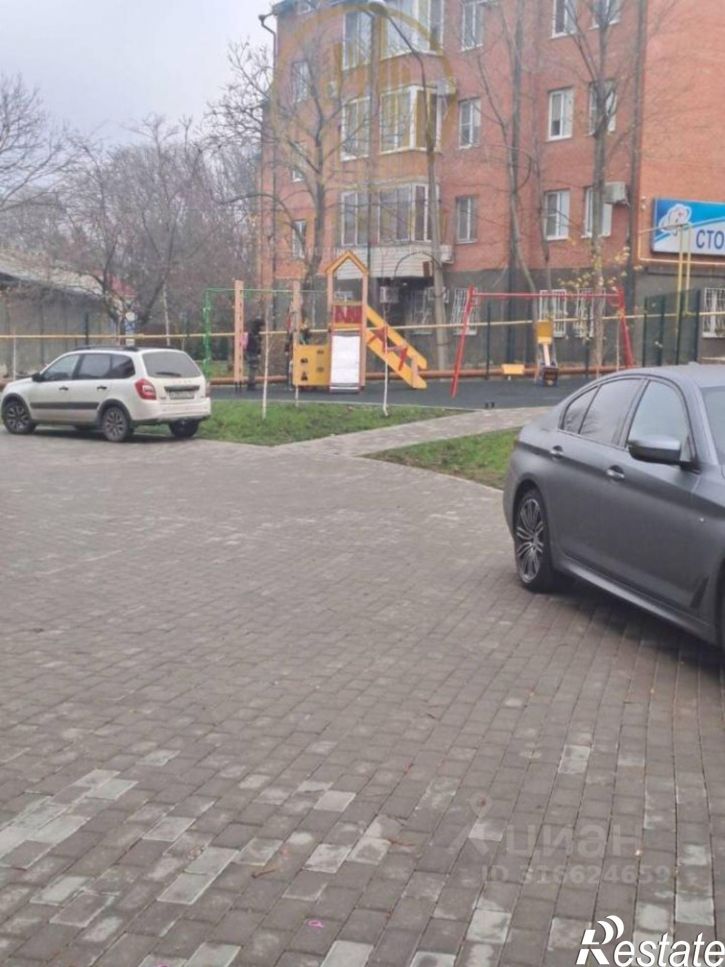 3-комн квартира улица 295-й Стрелковой Дивизии, 21,  д. 21