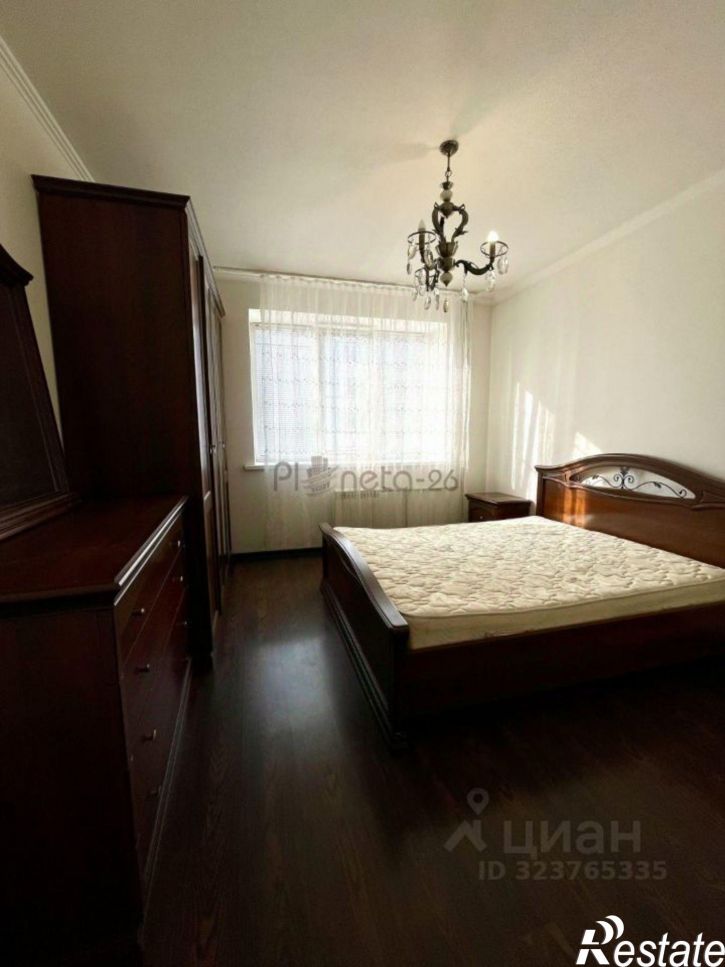 2-комн квартира улица Нежнова, 21 к3,  д. 21 к3
