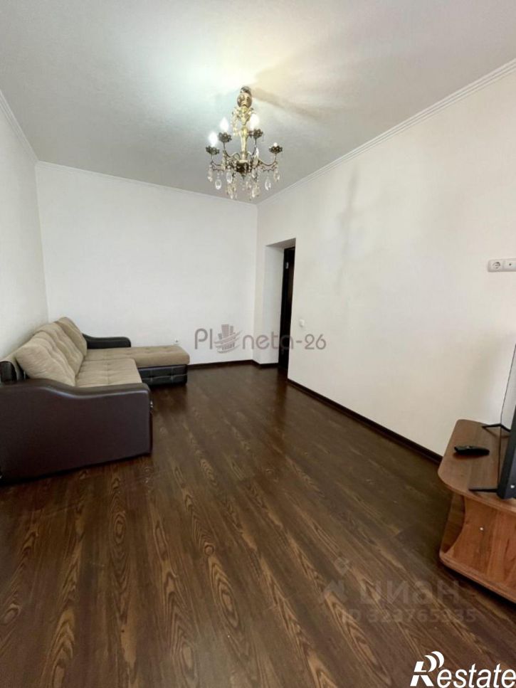 2-комн квартира улица Нежнова, 21 к3,  д. 21 к3