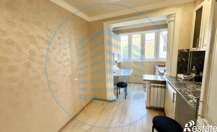 3-комн квартира улица Крайнего, 4,  д. 4