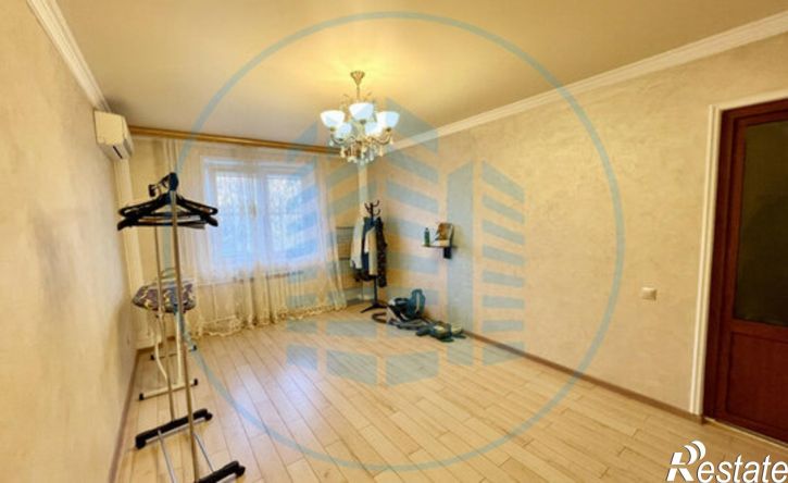 3-комн квартира улица Крайнего, 4,  д. 4