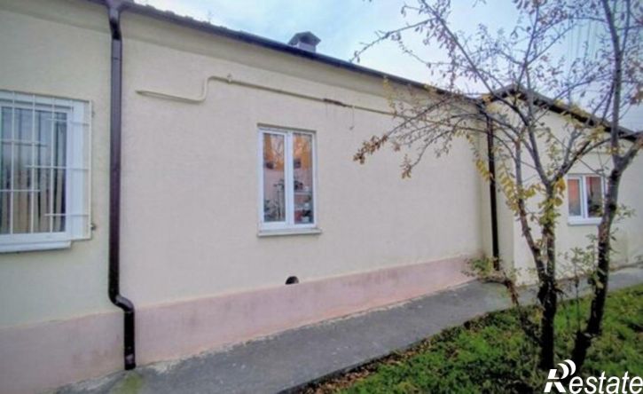 3-комн квартира улица Нины Попцовой, 21,  д. 21