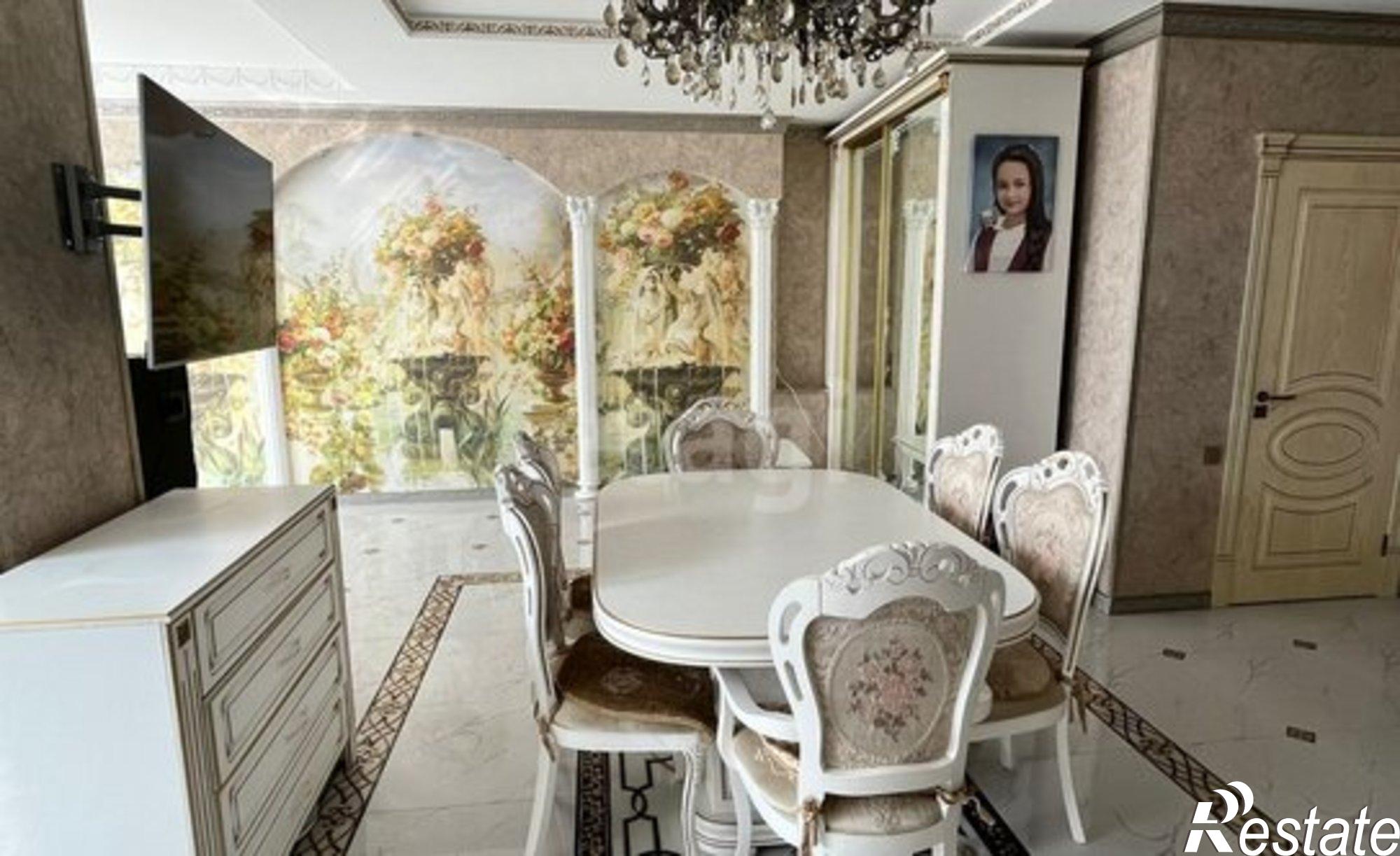 Купить квартиру за 14 000 000 рублей на Оранжерейная улица, 21 к4