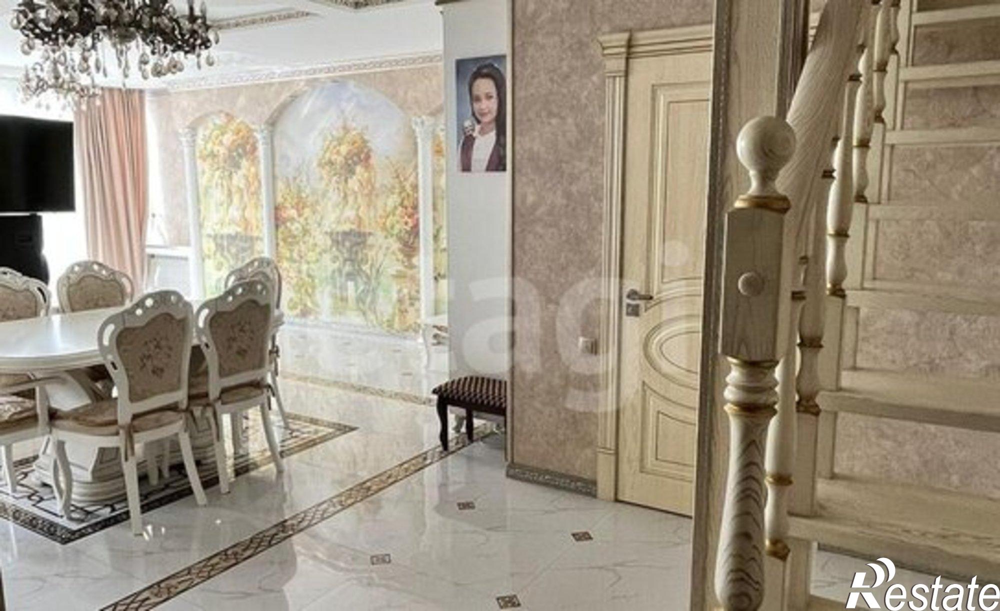 Купить квартиру за 14 000 000 рублей на Оранжерейная улица, 21 к4