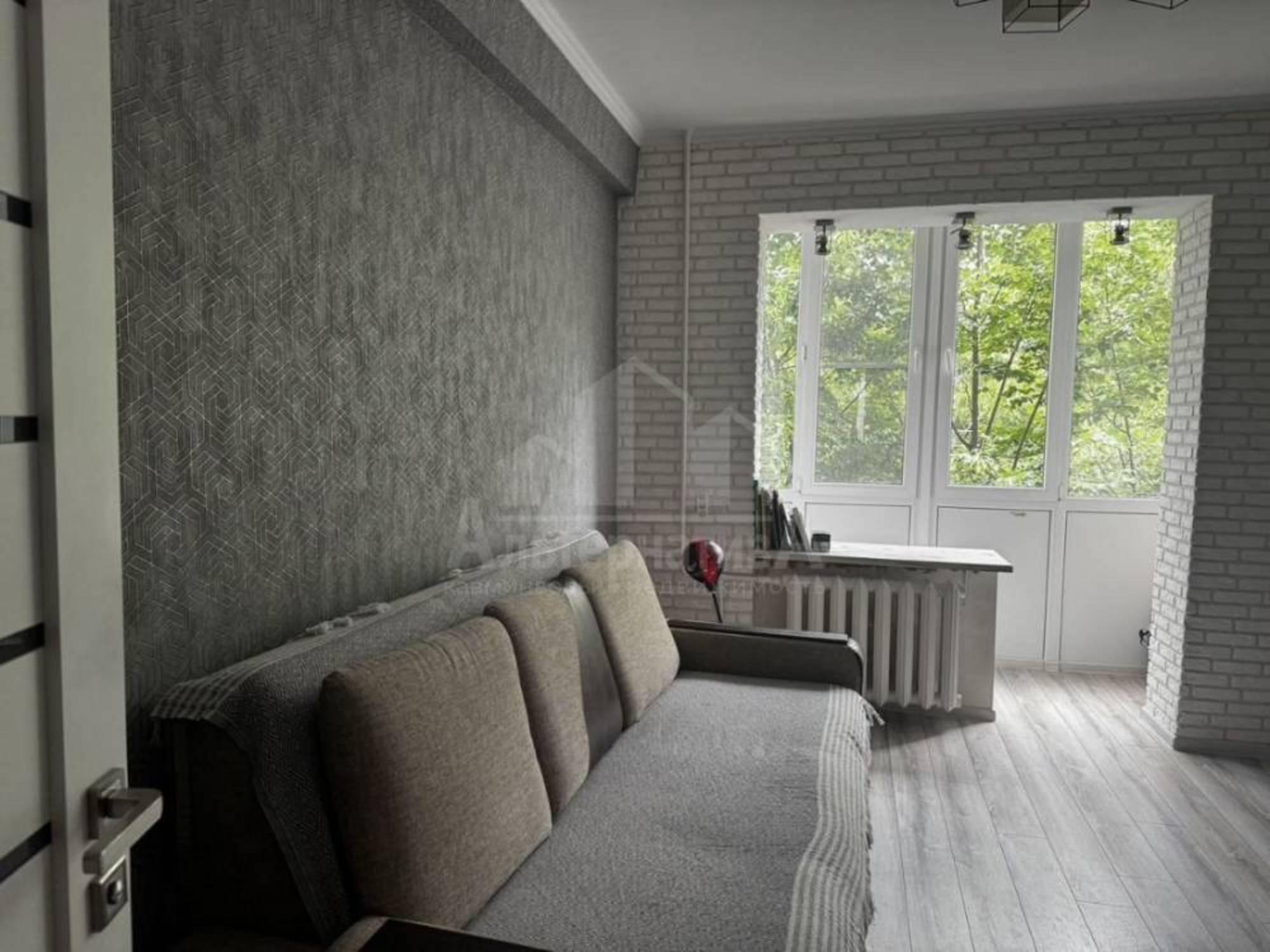 Купить квартиру за 5 800 000 рублей на Тольятти ул.