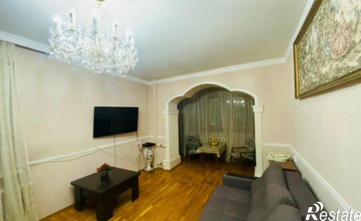 3-комн квартира улица Адмиральского, 2/3,  д. 2/3