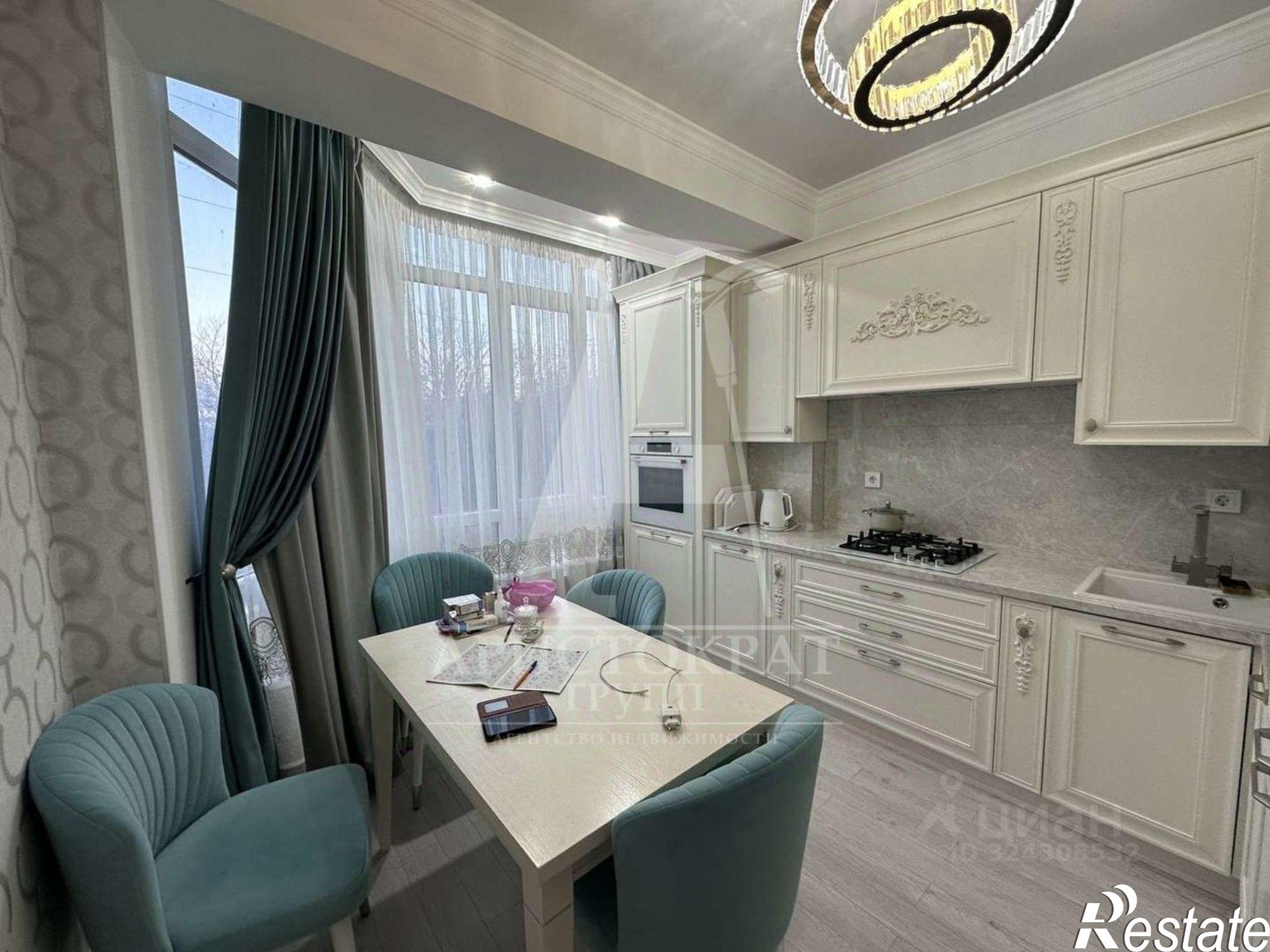 Купить квартиру за 12 200 000 рублей на ул Адмиральского, 1а