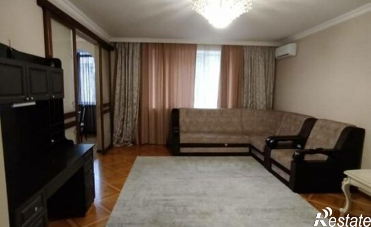 2-комн квартира ул 295 Стрелковой Дивизии, 18,  д. 18