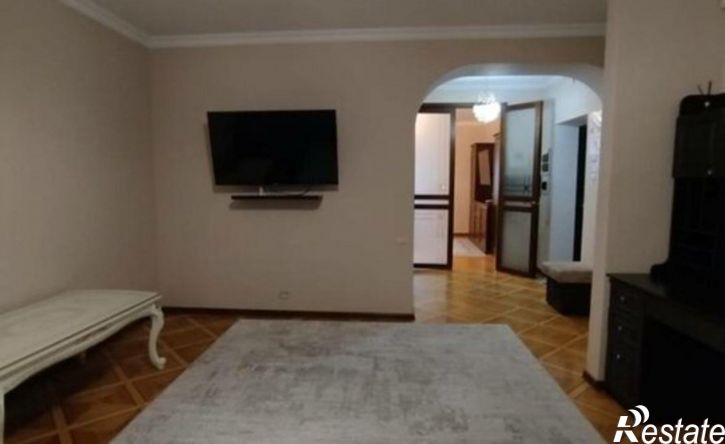 2-комн квартира ул 295 Стрелковой Дивизии, 18,  д. 18