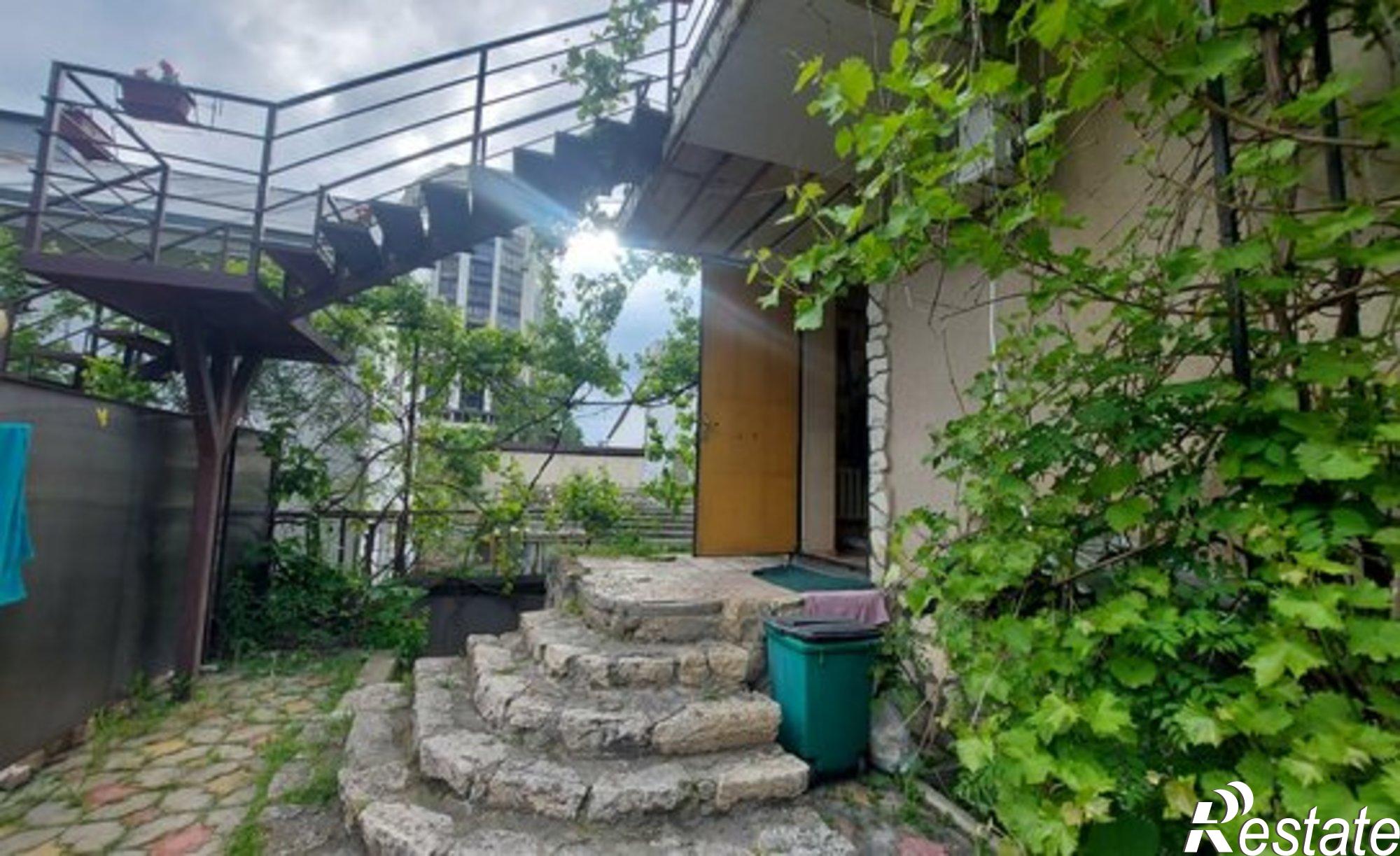 Купить квартиру за 15 500 000 рублей на ул Крайнего, 20а