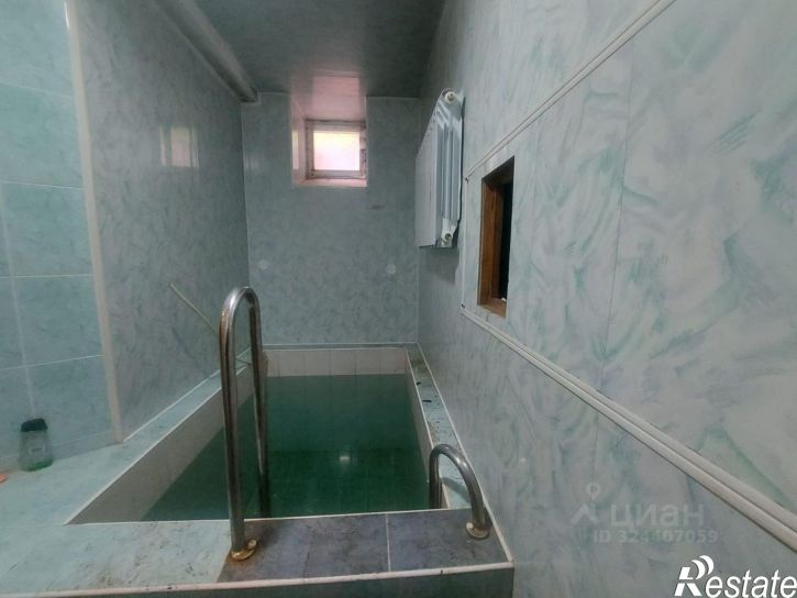 3-комн квартира улица Крайнего, 20,  д. 20