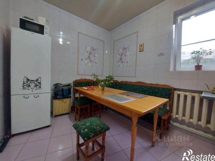 3-комн квартира улица Крайнего, 20,  д. 20