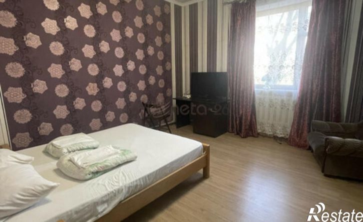 3-комн квартира улица Крайнего, 20,  д. 20