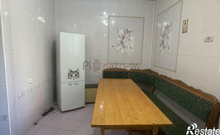 3-комн квартира улица Крайнего, 20,  д. 20