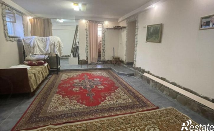 3-комн квартира улица Крайнего, 20,  д. 20