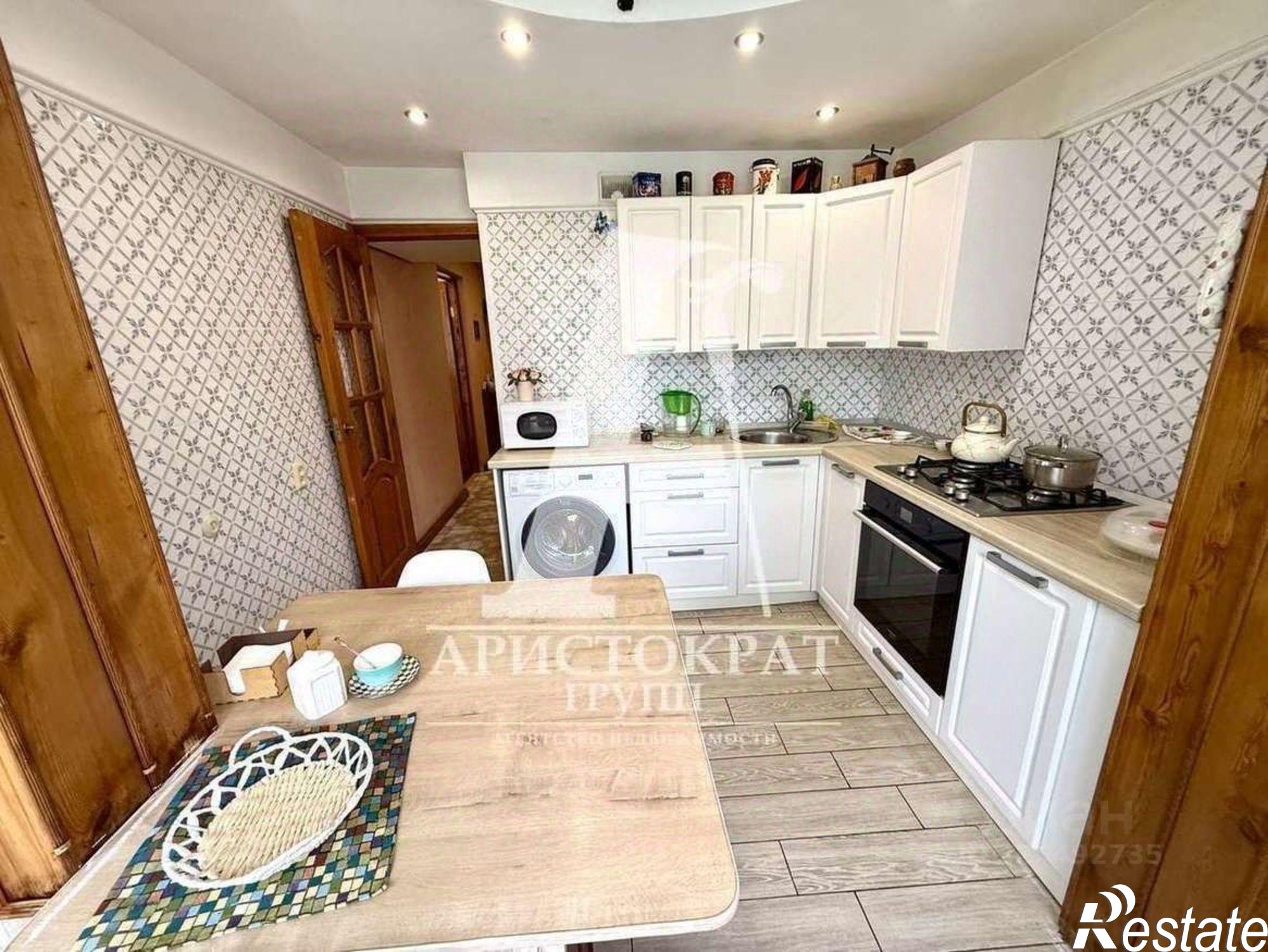 Купить квартиру за 6 300 000 рублей на проспект 40 лет Октября, 12