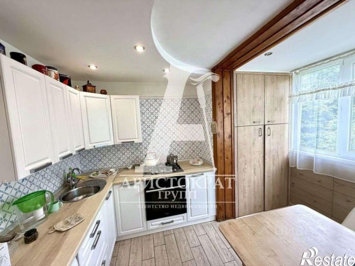 2-комн квартира проспект 40 лет Октября, 12,  д. 12