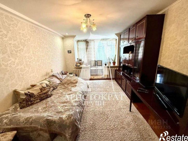 2-комн квартира проспект 40 лет Октября, 12,  д. 12