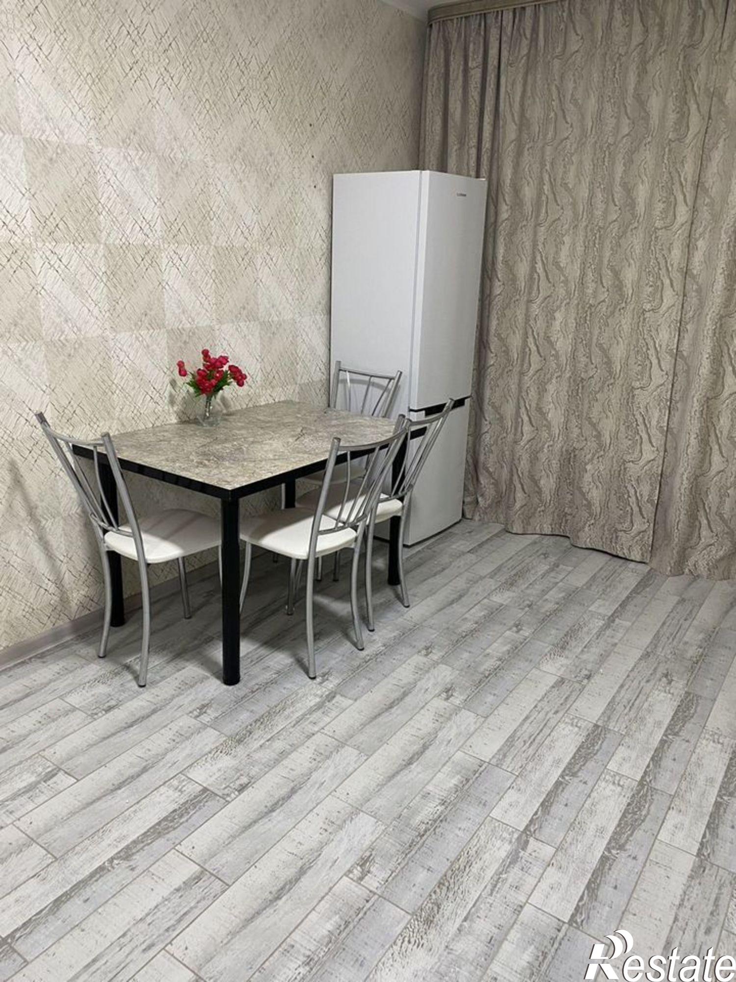 Сдать квартиру за 45 000 рублей на улица Орджоникидзе, 8