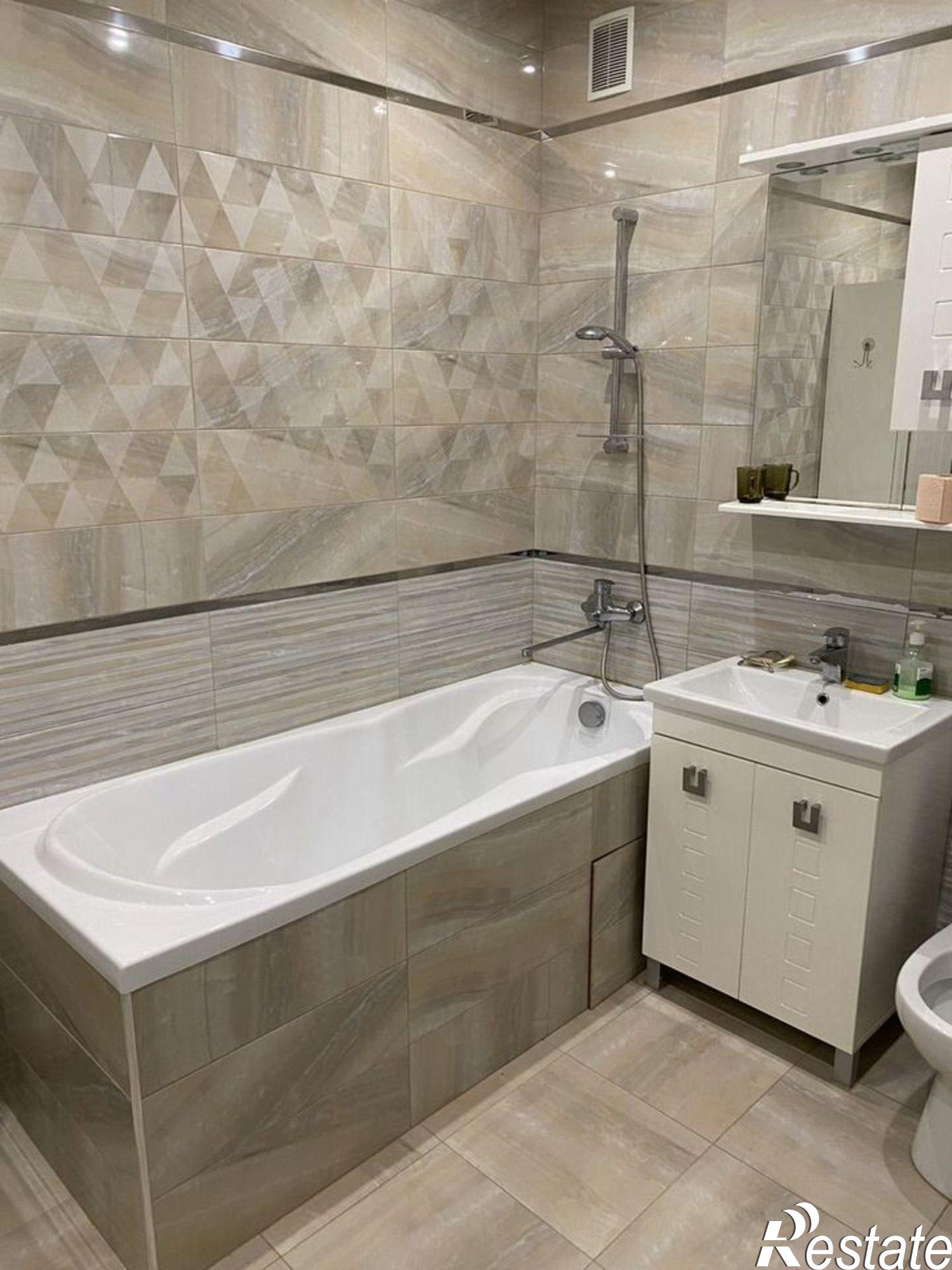 Сдать квартиру за 45 000 рублей на улица Орджоникидзе, 8