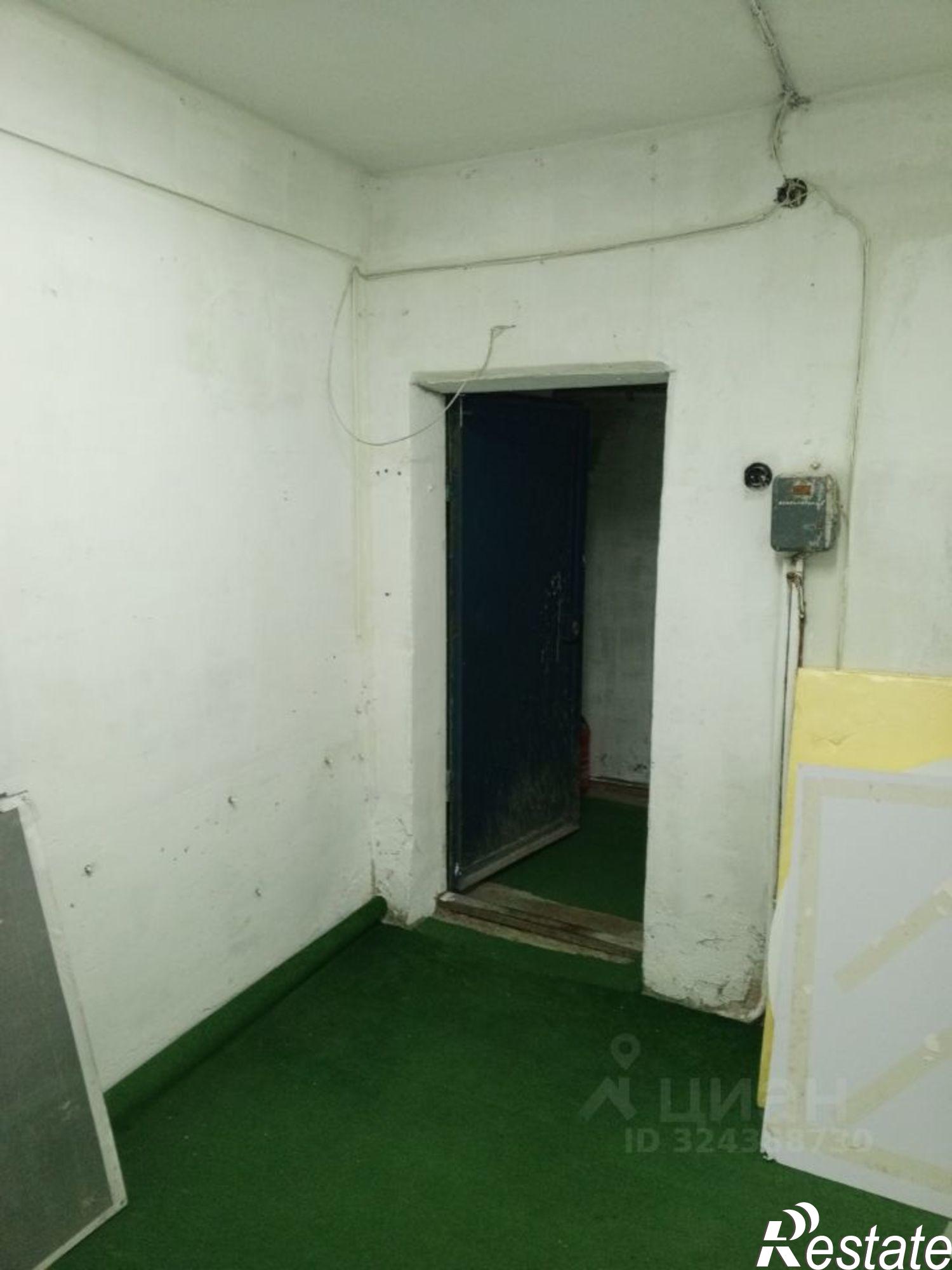 Купить торговое помещение за 2 378 770 рублей на проспект Калинина, 20