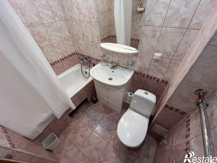 2-комн квартира улица Бутырина, 8,  д. 8