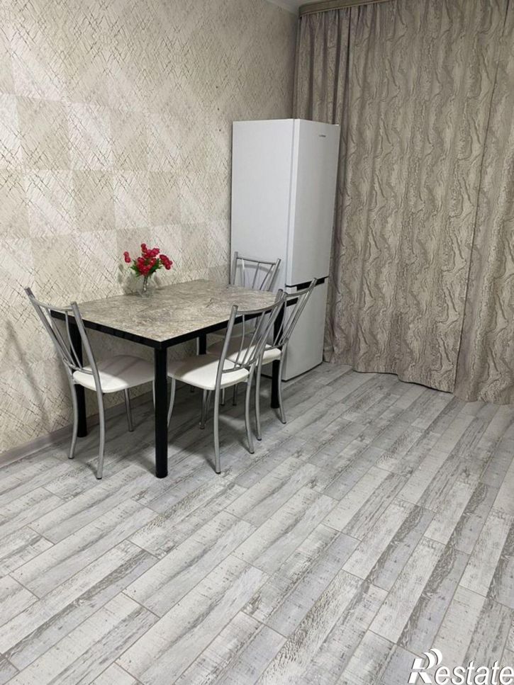 2-комн квартира улица Орджоникидзе, 8,  д. 8