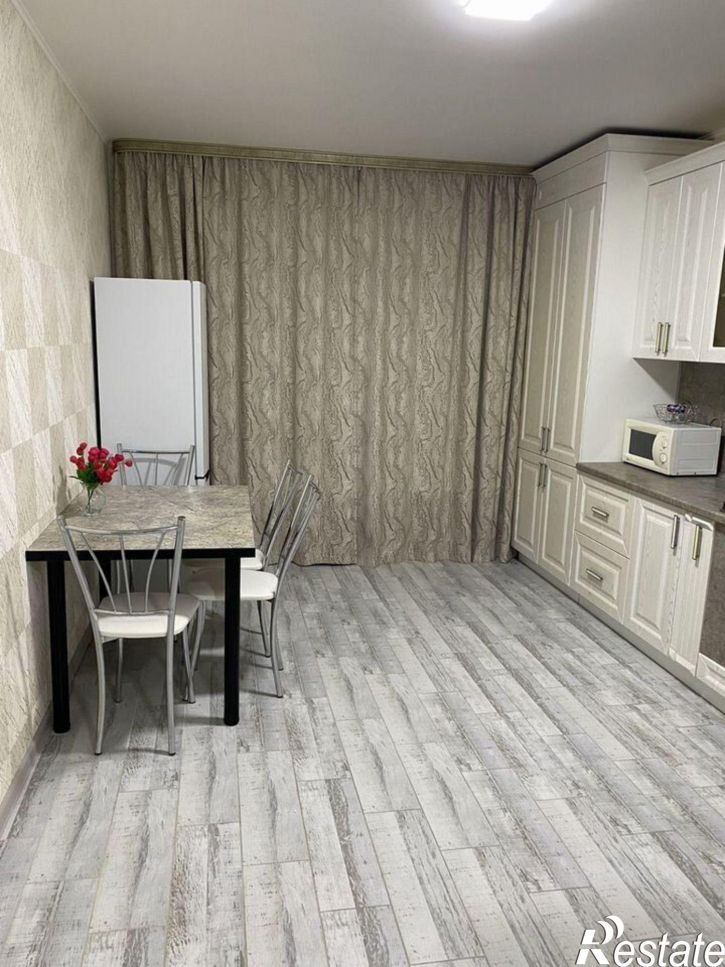 2-комн квартира улица Орджоникидзе, 8,  д. 8