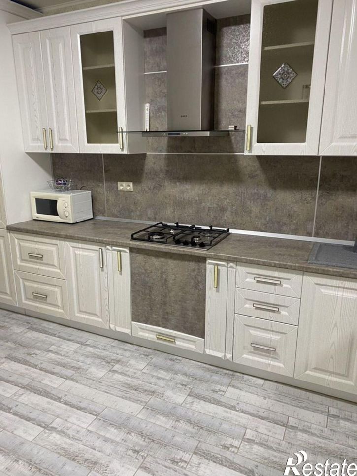 2-комн квартира улица Орджоникидзе, 8,  д. 8