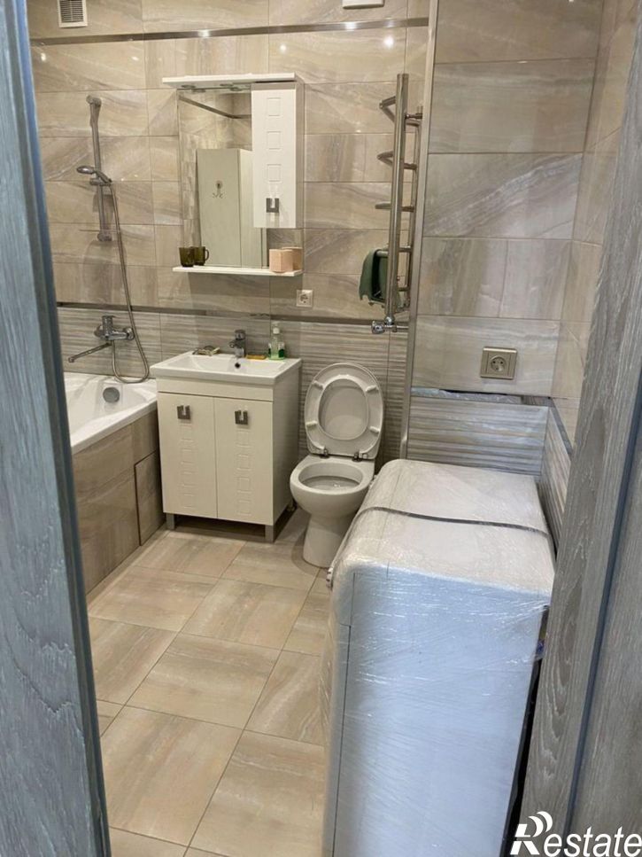 2-комн квартира улица Орджоникидзе, 8,  д. 8