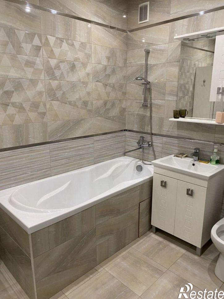 2-комн квартира улица Орджоникидзе, 8,  д. 8