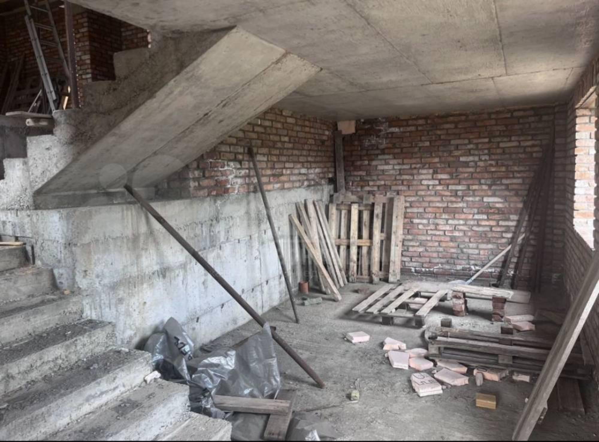 Купить дачу, дом, коттедж за 12 500 000 рублей на Белинковича ул.