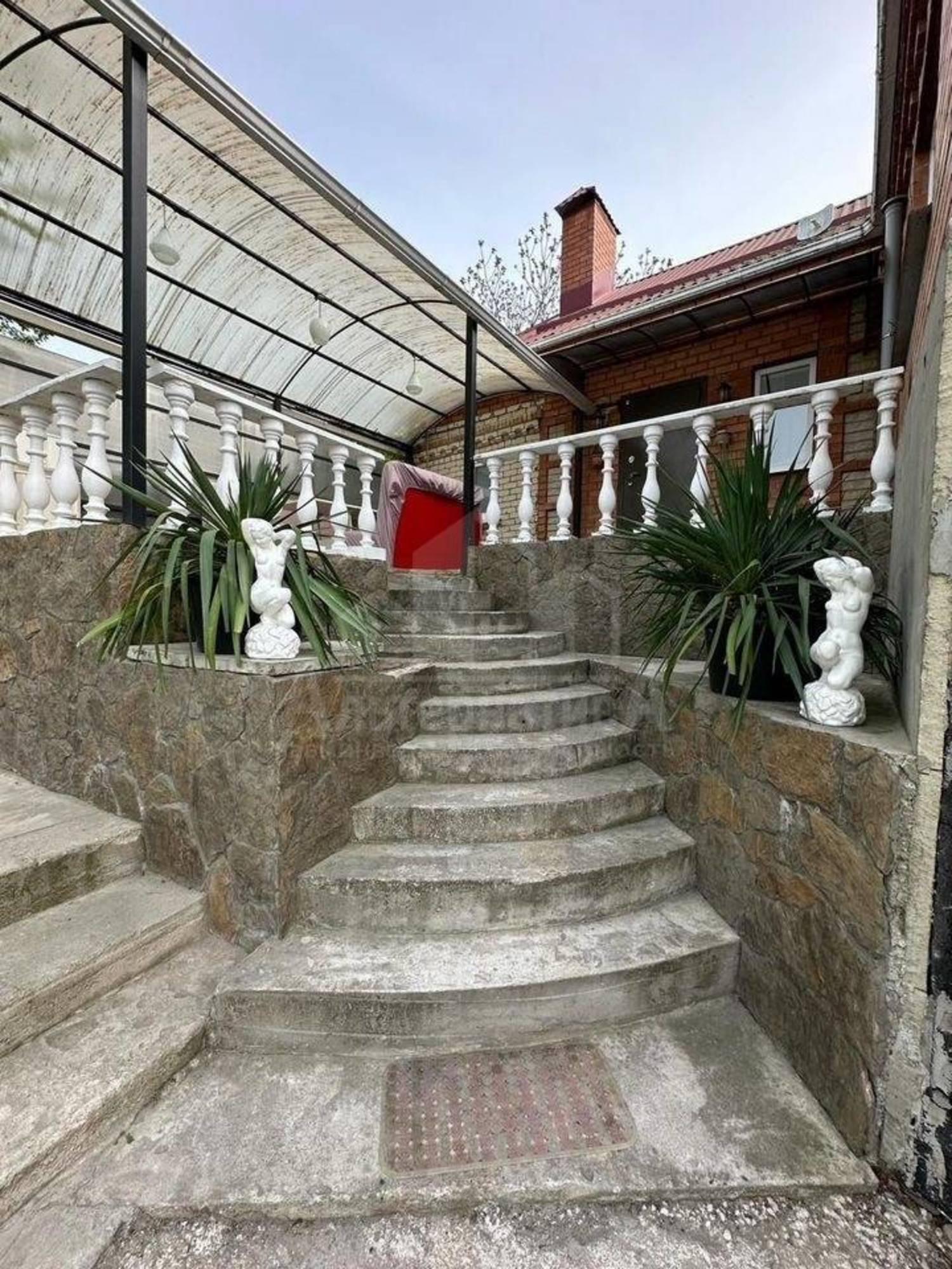 Купить дачу, дом, коттедж за 13 800 000 рублей на Льва Толстого ул.